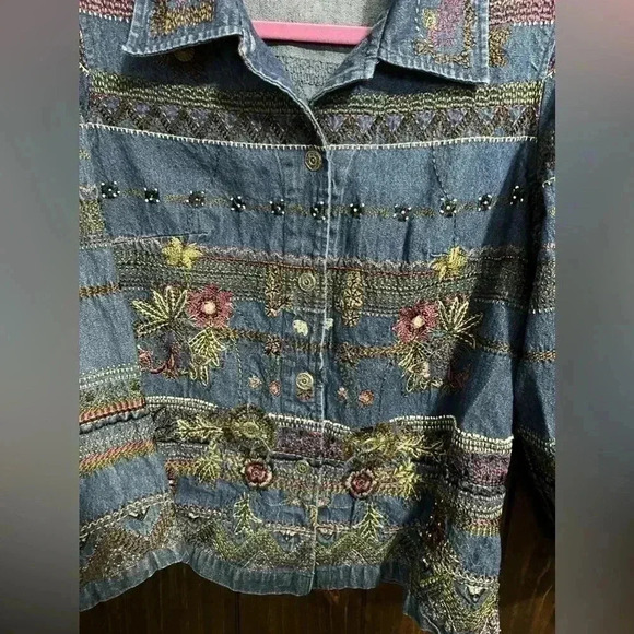 Vintage Floral Embroidered Denim Jacket. Perfect for Spring. Size:10/12 - Picture 11 of 12